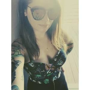 Meet your Posher, Laura